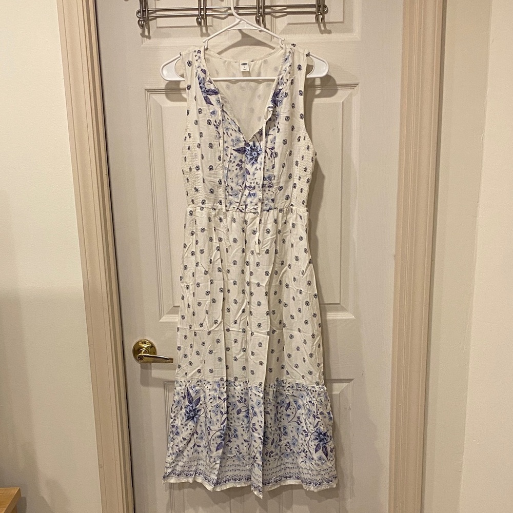 Old Navy White and Blue Patterned Midi Dress